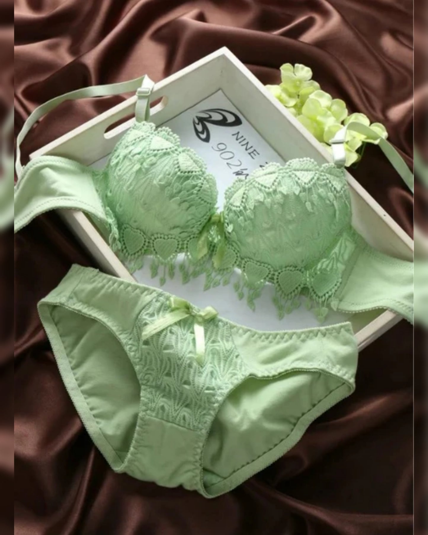 High Quality Women Thick Letter Seamless Panty Wireless Bra Sets