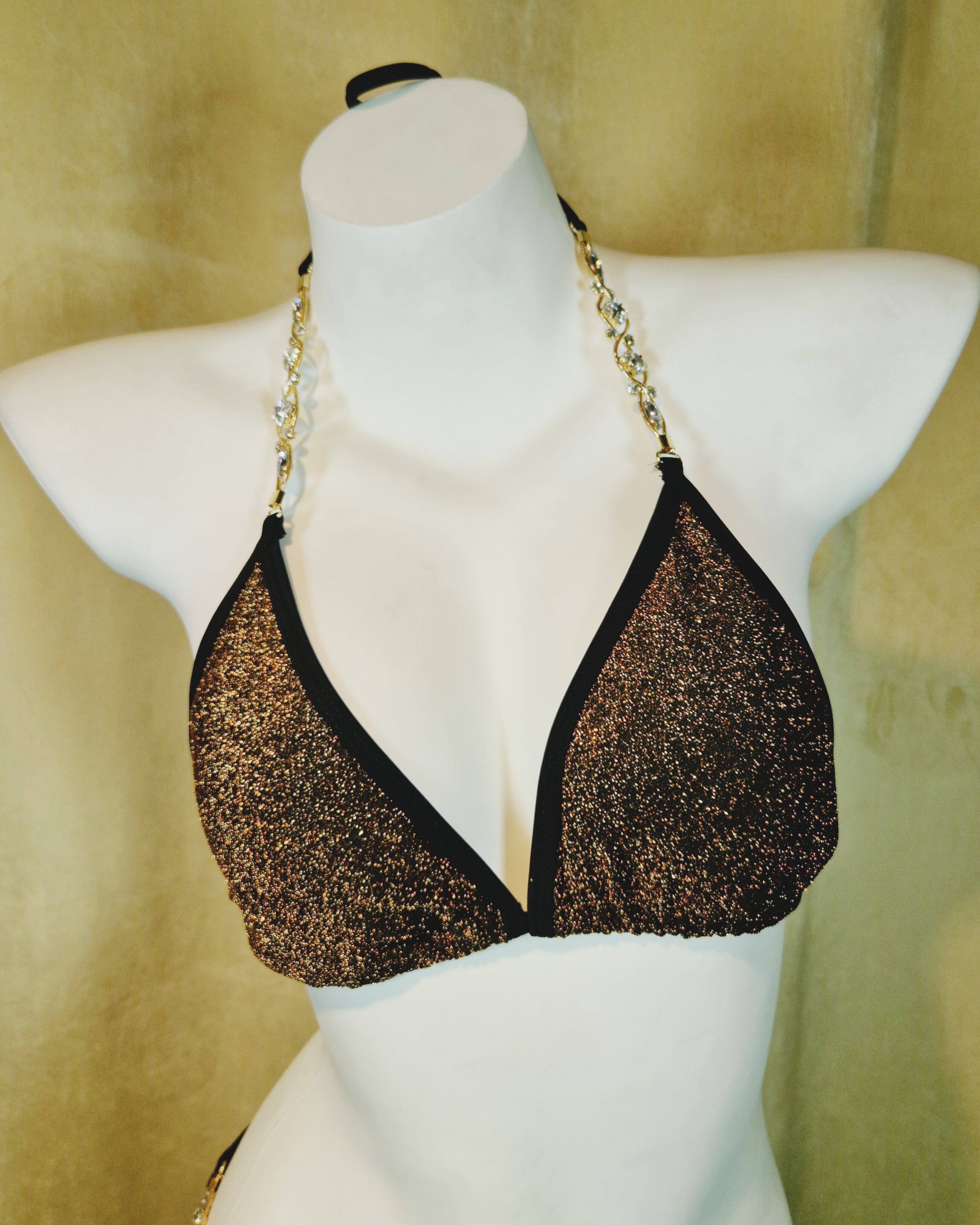 Top Quality Diamond Cut Stones Decorative Tringle Bra & Panty Set